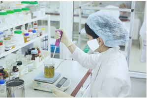 OEM EPM تمديد الشعر المثالي لأي نوع من أنواع الجلد التكنولوجيا الحصرية استخدام الحياة اليومية 12